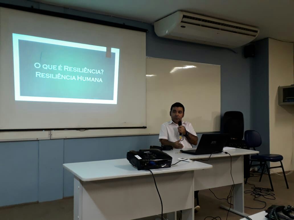Palestra “Resiliência e Superação para alcançar seus objetivos”, na Universidade Estácio de Sá, Campus Queimados (24/03/2018)